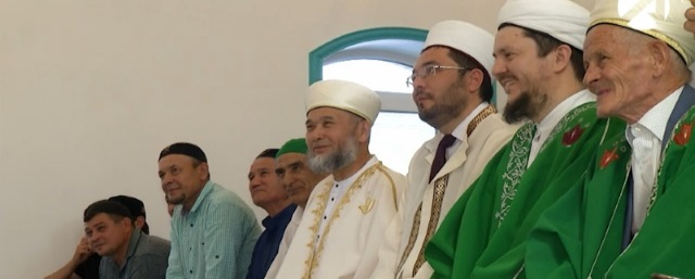 Зеленая мечеть в Астрахани после реставрации приняла первых прихожан
